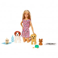 Set Barbie by Mattel Family papusa cu 4 catelusi si accesorii :: Barbie